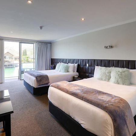 Marsden Lake Resort Central Otago Cromwell Dış mekan fotoğraf A typical hotel room