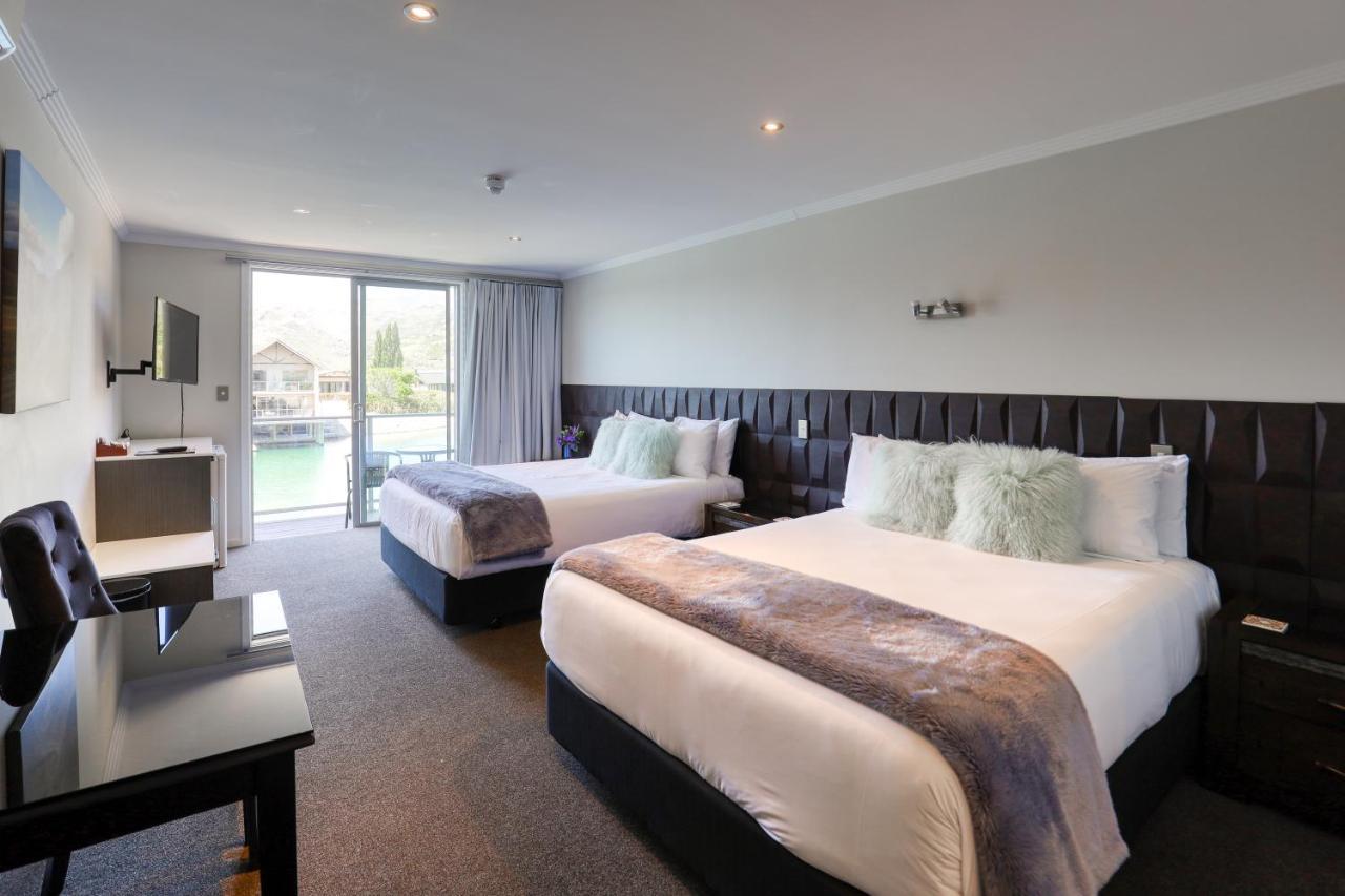 Marsden Lake Resort Central Otago Cromwell Dış mekan fotoğraf A typical hotel room