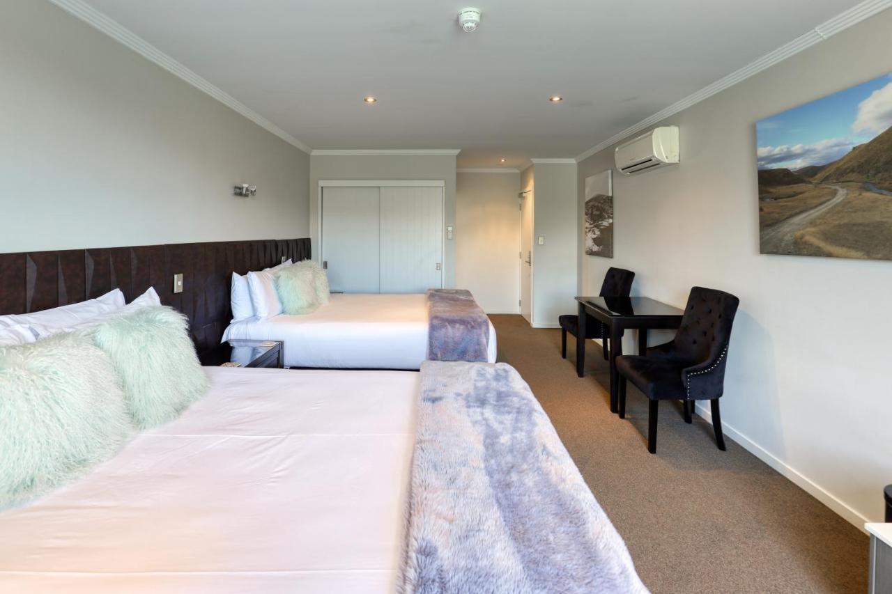 Marsden Lake Resort Central Otago Cromwell Dış mekan fotoğraf A typical room at the hotel