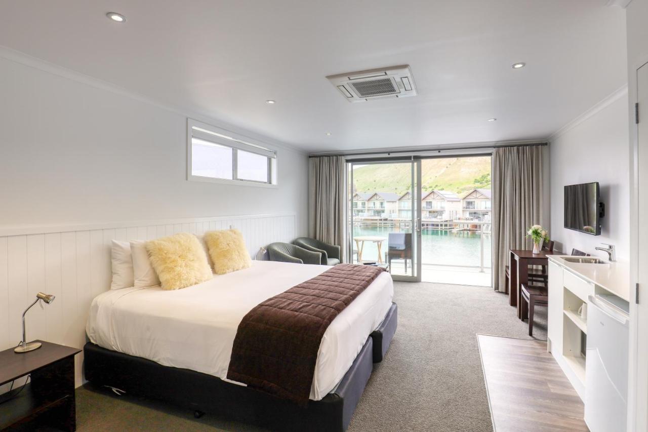 Marsden Lake Resort Central Otago Cromwell Dış mekan fotoğraf A room at the hotel