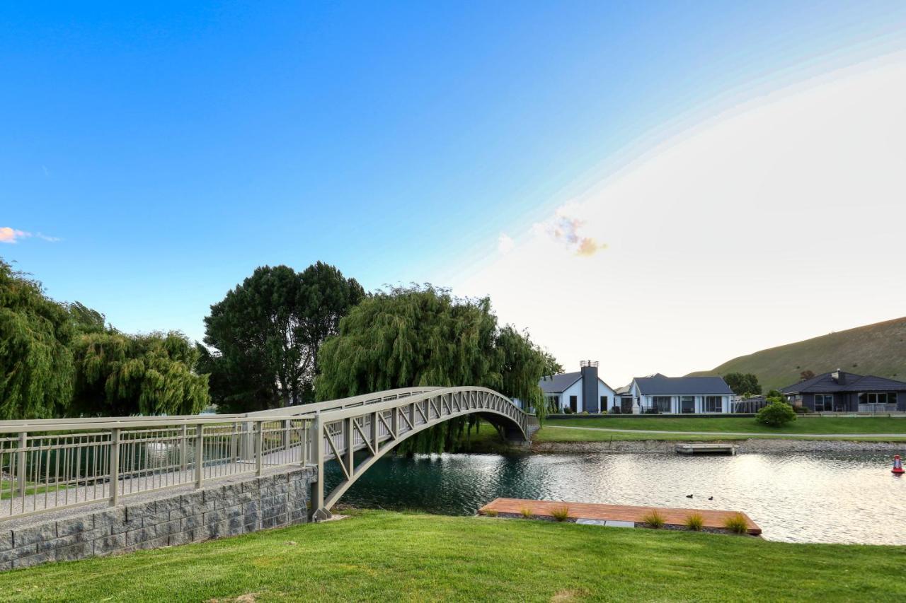 Marsden Lake Resort Central Otago Cromwell Dış mekan fotoğraf Bridge over the River Clyde