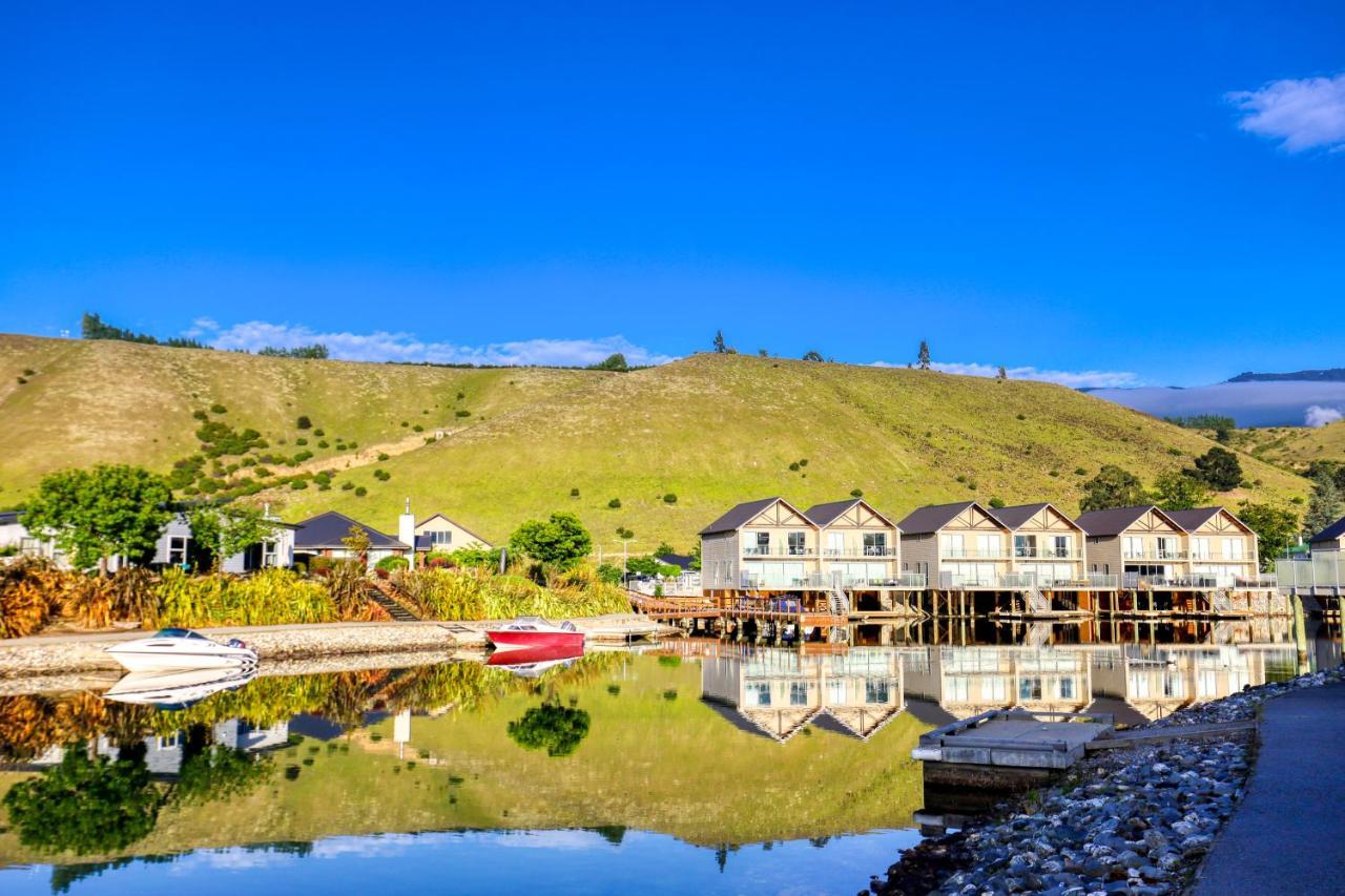 Marsden Lake Resort Central Otago Cromwell Dış mekan fotoğraf The Landing, a residential development in the town centre
