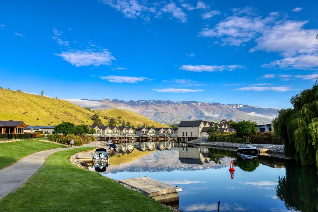 Marsden Lake Resort Central Otago Cromwell Dış mekan fotoğraf The village of Jack's Point