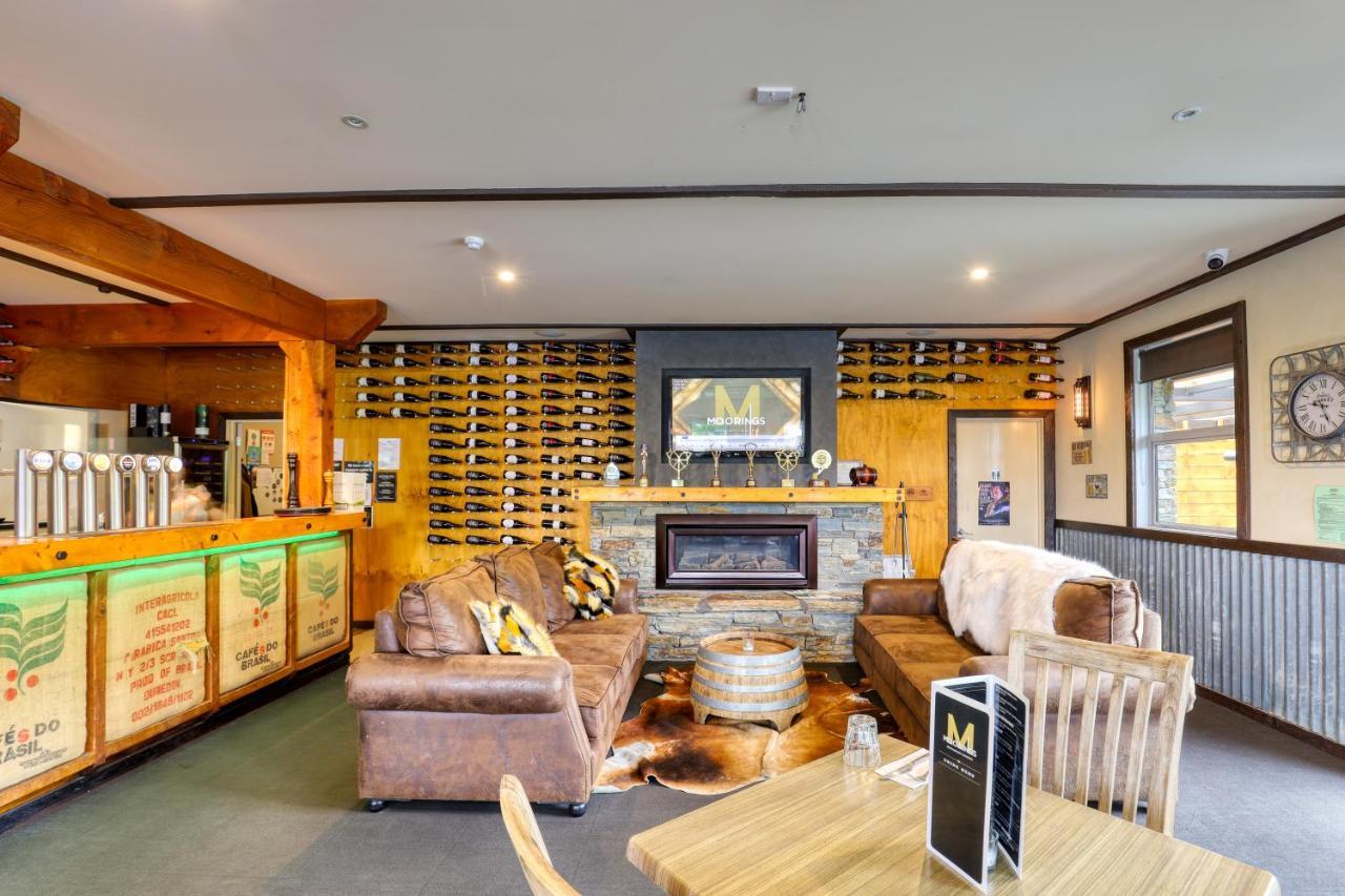 Marsden Lake Resort Central Otago Cromwell Dış mekan fotoğraf The interior of the restaurant