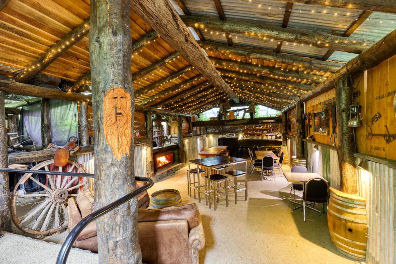 Marsden Lake Resort Central Otago Cromwell Dış mekan fotoğraf The interior of the Treehouse